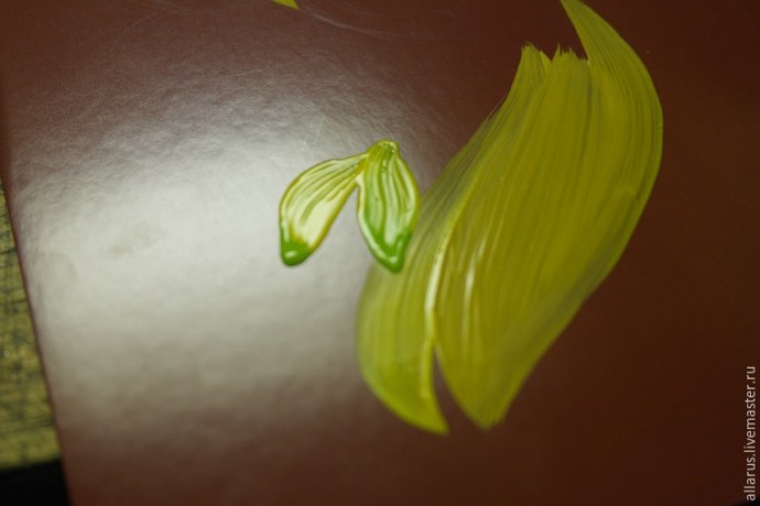 Рисуем птицу переходными мазками беличьей кистью: часть 1