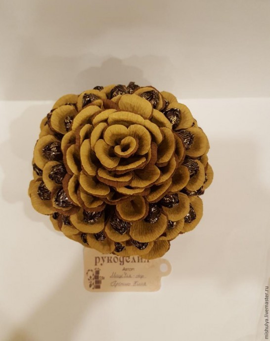 Делаем композицию "Шишка с сюрпризом"