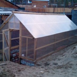 Строим теплицу своими руками