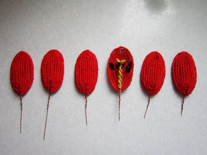 ​Тюльпаны из бисера