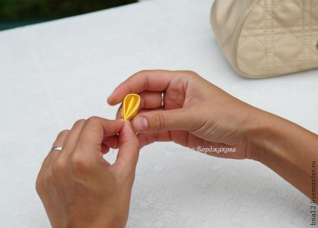 Учимся делать узкий лепесток в технике канзаши: часть 2