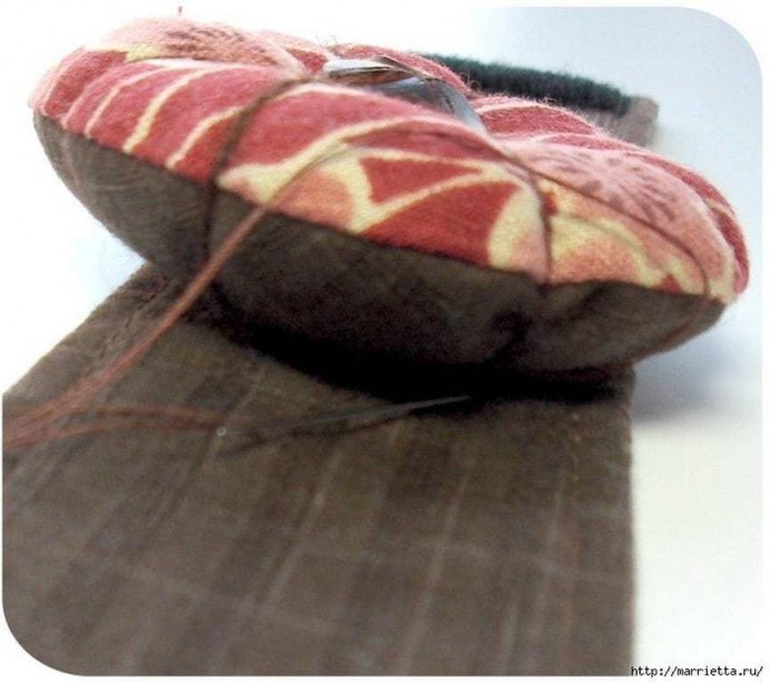 ​Игольница на руку