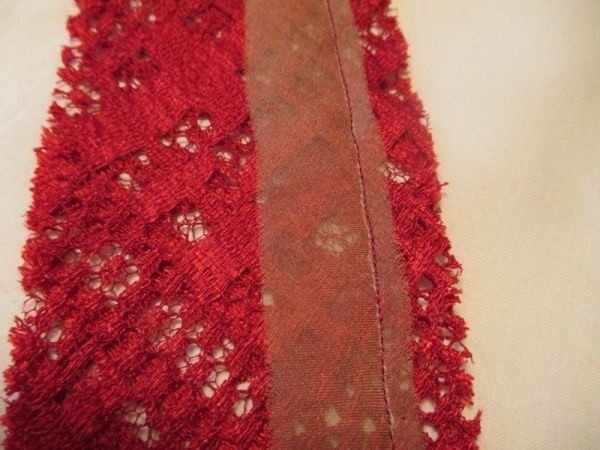 Обработка швов на кружеве