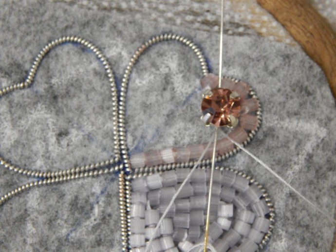 ​Создание броши "Клевер" из бисера: мастер-класс, часть 3