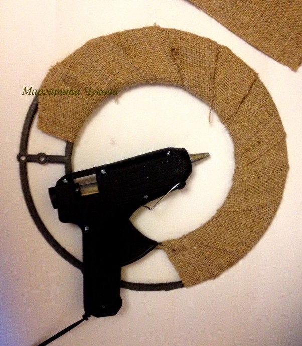 Декоративный праздничный венок своими руками: часть 1