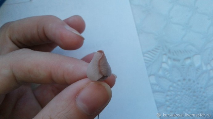 ​Создаем брошь "Букет двухцветных роз": часть 2