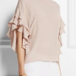 ​Подборка идей для моделей с открытыми плечами и воланами