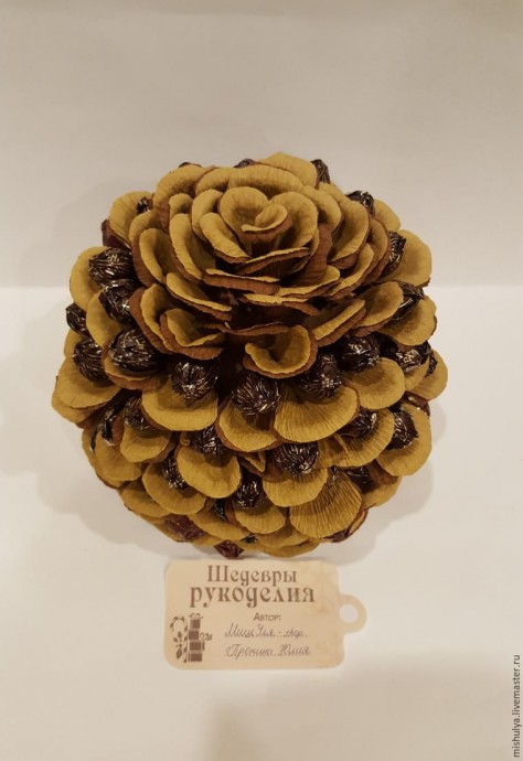 Делаем композицию "Шишка с сюрпризом"