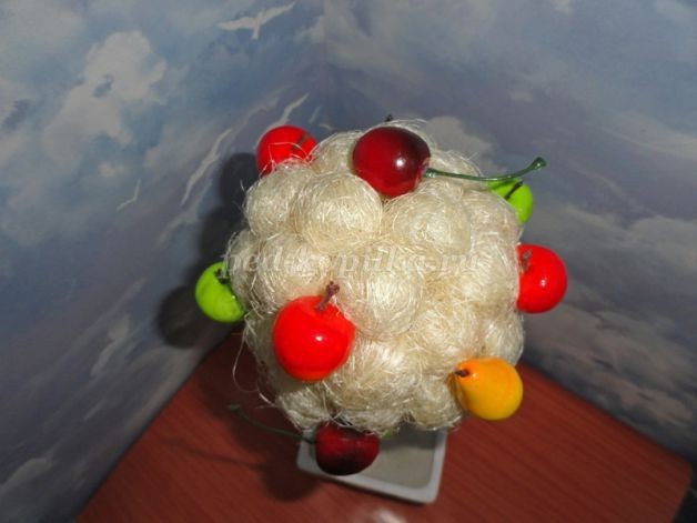 ​Фруктовый топиарий из сизаля: часть 1