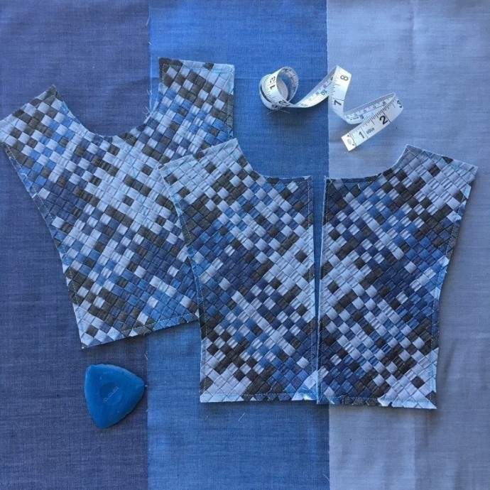 Платье с плетёнкой спереди Платье с плетёнкой спереди