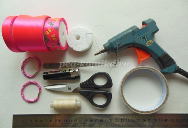 Бантики из атласной ленты: часть 1