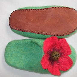 Подшивание подошвы к валяным тапочкам