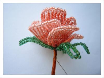 Создаем куст роз из бисера: часть 4