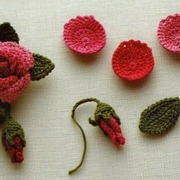 ​Вяжем прелестные цветочки крючком