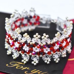 Ажурный браслет из бисера и биконуса