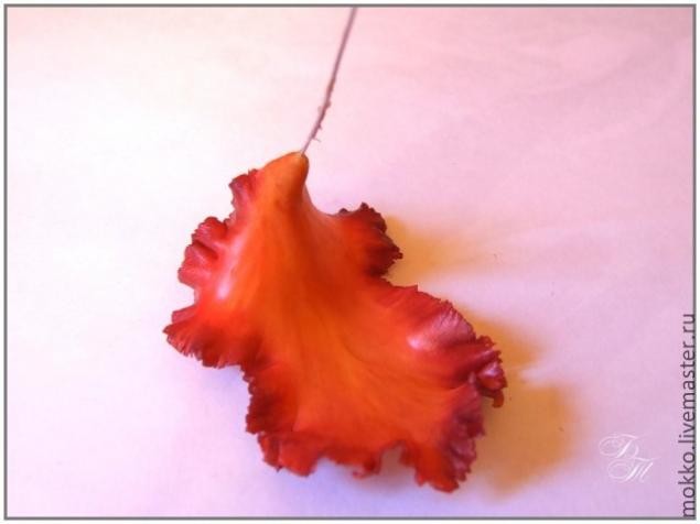 ​Тонировка цветов из полимерной глины масляными красками: часть 1