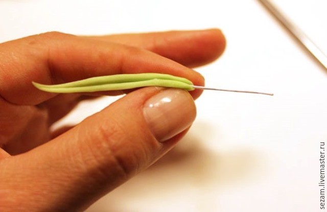 ​Лепим ветку облепихи: часть 2