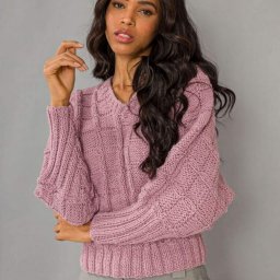 Пуловер с рукавом "летучая мышь" спицами