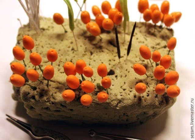 ​Лепим ветку облепихи: часть 2