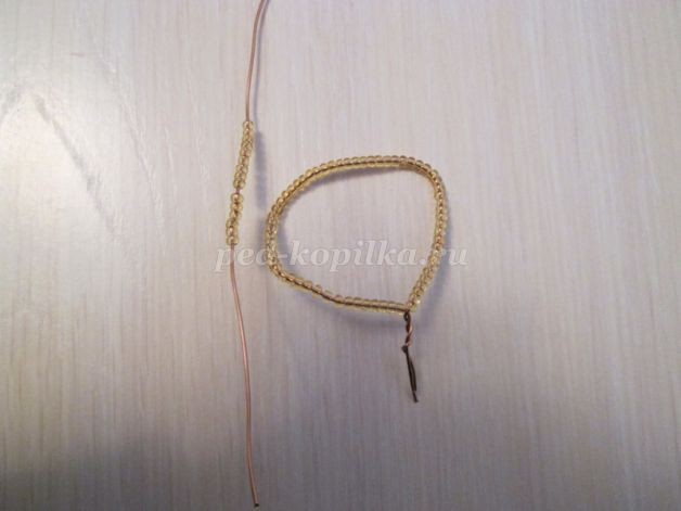 Роза из бисера и ниток своими руками: мастер-класс, часть 1