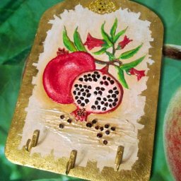 Мастерим интересную ключницу "Гранат"