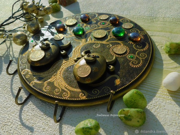 Создаём ключницу "Бычки и дерево изобилия": часть 2