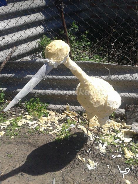 Аист из пластиковых бутылок: мастер-класс, часть 2 Аист из пластиковых бутылок: мастер-класс, часть 2