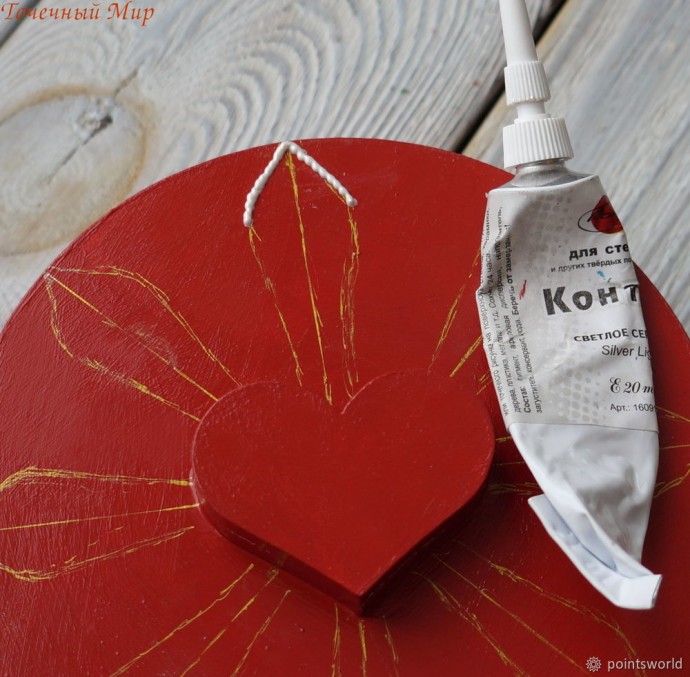 Процесс создания оригинальной шкатулки в технике контурной росписи: часть 1