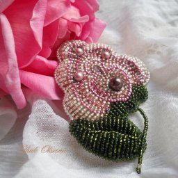 Брошь "Таинственный цветок"