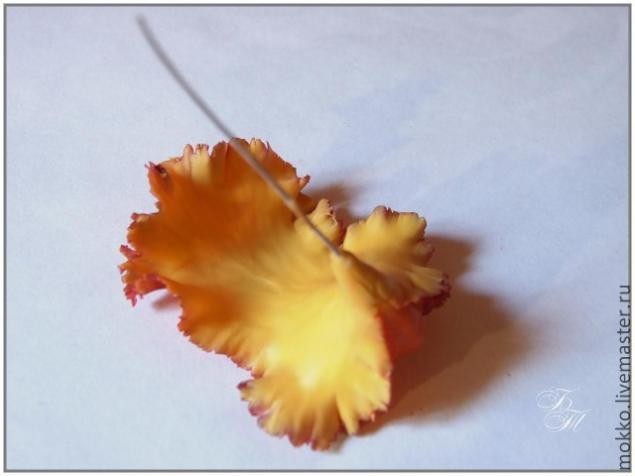 ​Тонировка цветов из полимерной глины масляными красками: часть 1