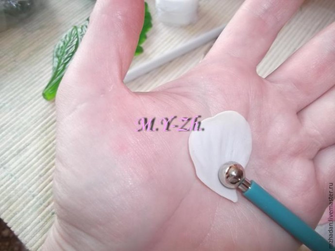 Лепим из полимерной глины гребень для волос с цветком мака: часть 2 Лепим из полимерной глины гребень для волос с цветком мака: часть 2