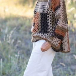 Сетчатая кофточка из цветных блоков