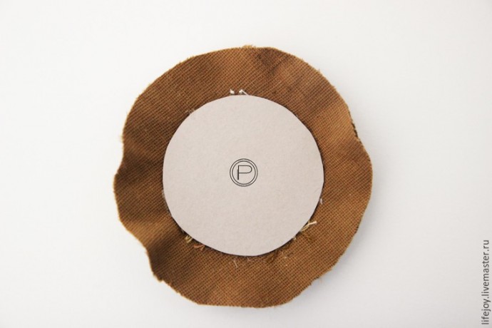 Вышиваем брошь нитками, бисером и пайетками: часть 4