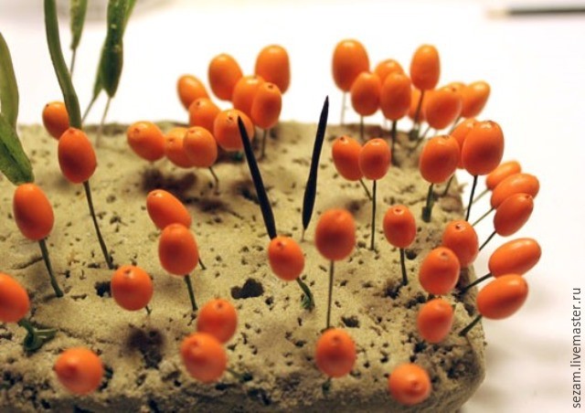 ​Лепим ветку облепихи: часть 3