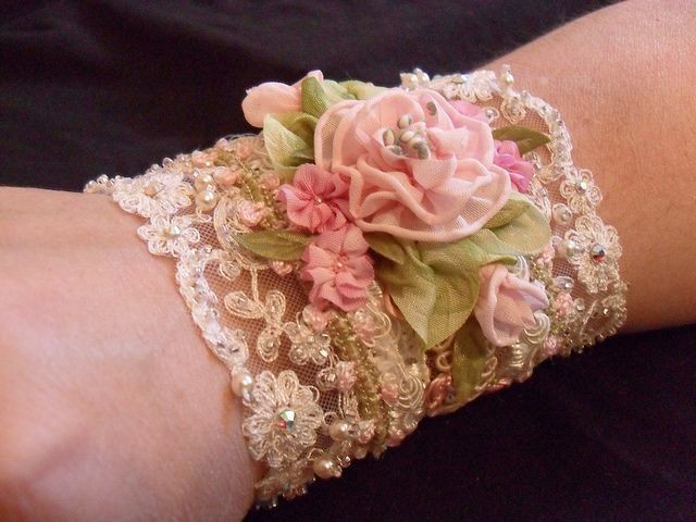 ​Браслеты из ткани и кружева