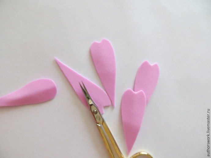 Гербера из фоамирана: часть 1