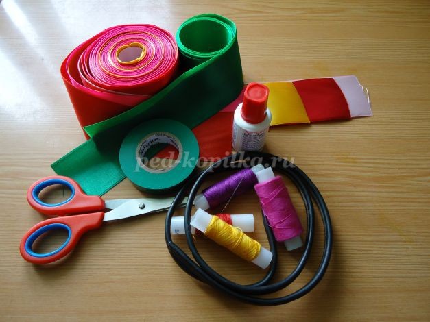 ​Букет роз из атласных лент: часть 1