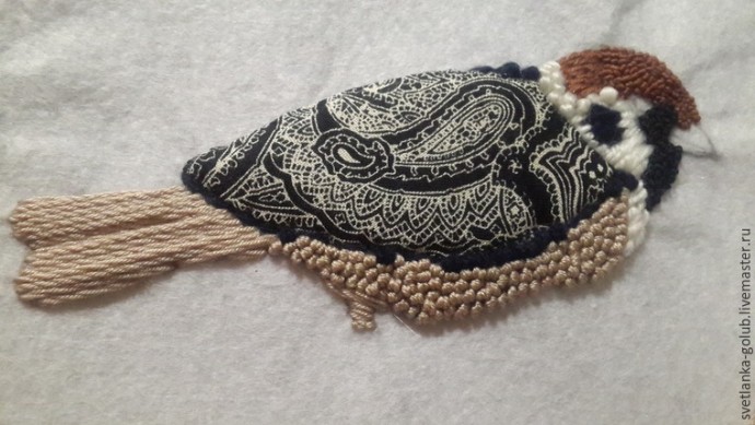 Вышиваем брошь "Воробей" с текстильным крылом: часть 1