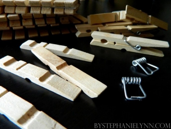 ​Подставка под горячее из прищепок