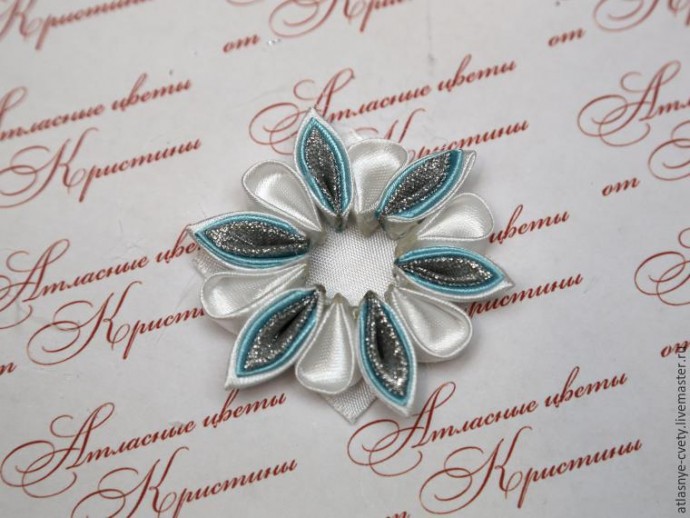 Делаем снежинку из атласной ленты в технике канзаши: часть 2