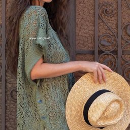 Пончо-туника спицами на пуговицах