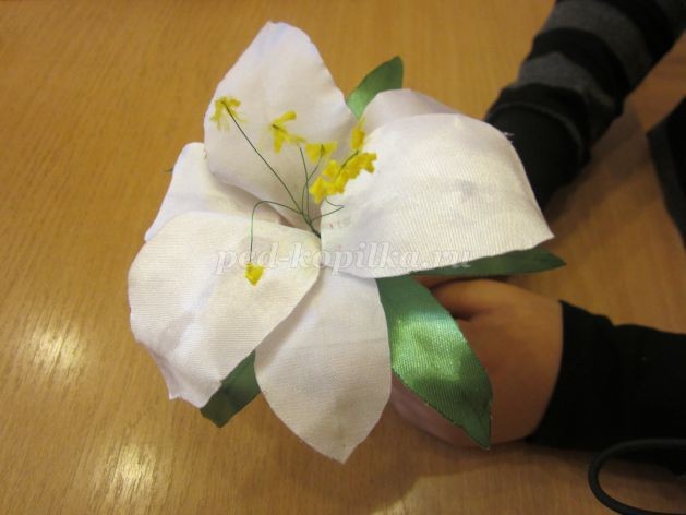 Цветок из ткани "Лилия": мастер-класс, часть 2 Цветок из ткани "Лилия": мастер-класс, часть 2