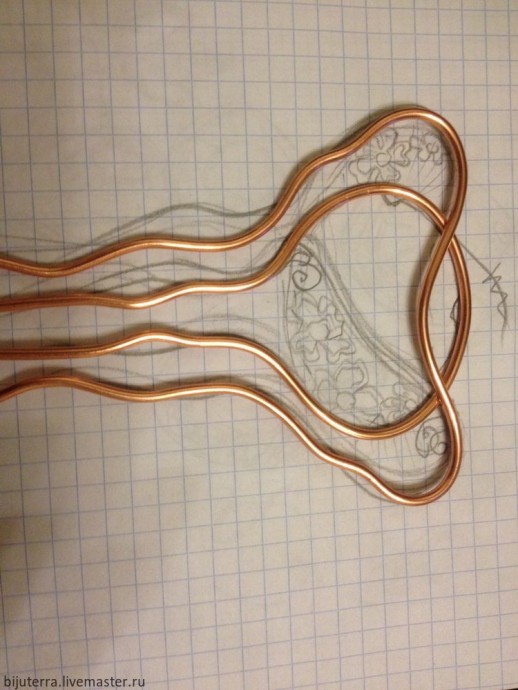 ​Изготавливаем украшение для волос: медный гребень с симбирцитом, часть 1