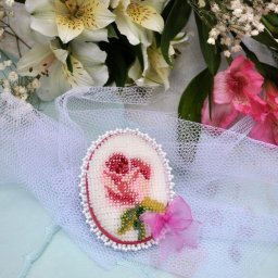 Мастерим брошь с вышивкой бисером