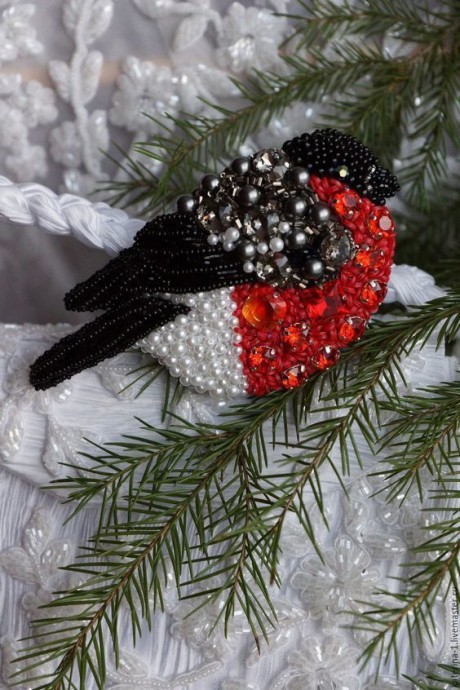 Снегири-броши: мастер-класс