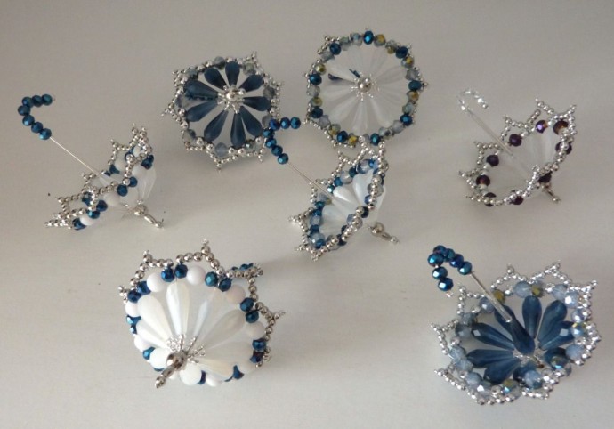 Зонтик из бисера, стекляруса, бусин