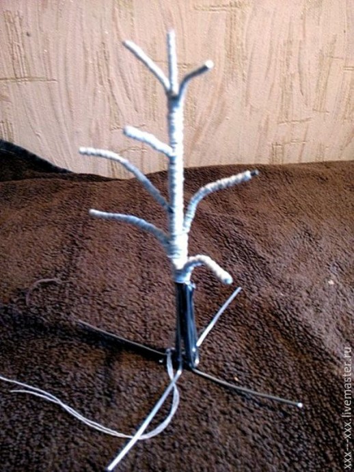 ​Изготавливаем берёзку из бисера