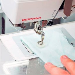 ​Как пришить пуговицу с помощью швейной машинки