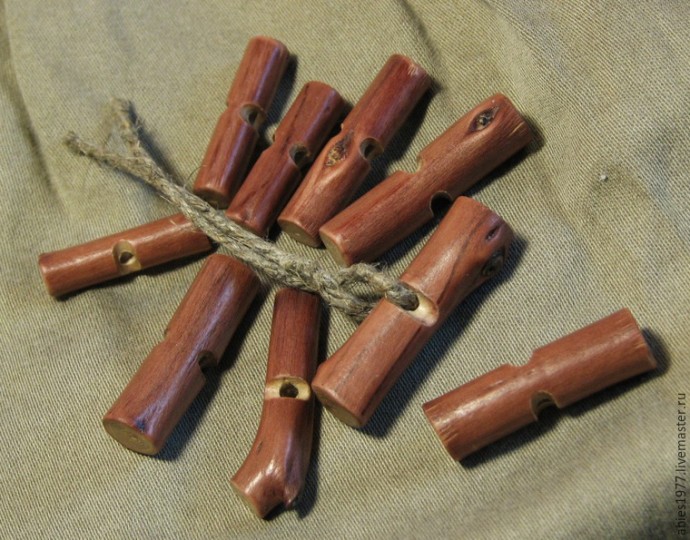 Изготавливаем экопуговицы из вишнёвых веточек