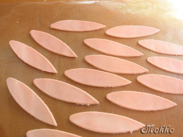 Лепка цветка герберы из полимерной глины: часть 2